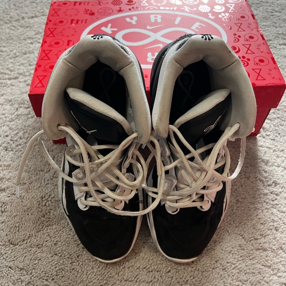 Nike Kyrie Infinity Basketball Sneakers - Picture 4 of 5